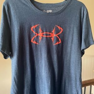 Under Armour women’s heat gear t-shirt navy blue with coral color emblem